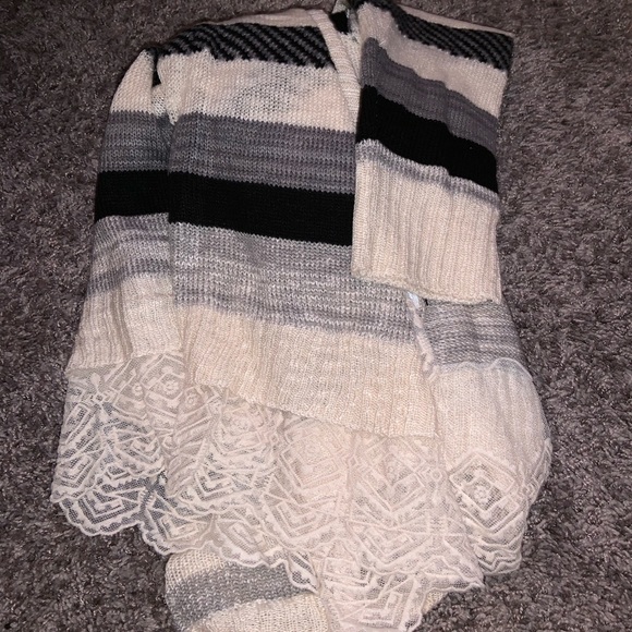 Black/White/Gray Cardigan - Picture 3 of 3